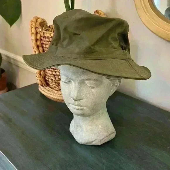 Totes Army Green rain hat. Large - Picture 1 of 7